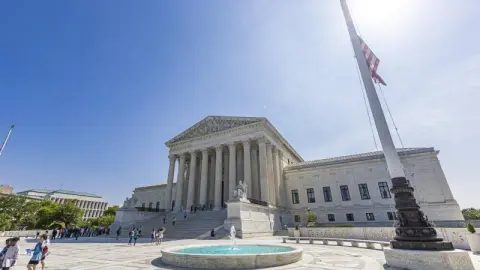 Trump Administration Pushes to Abolish Birthright Citizenship at U.S. Supreme Court