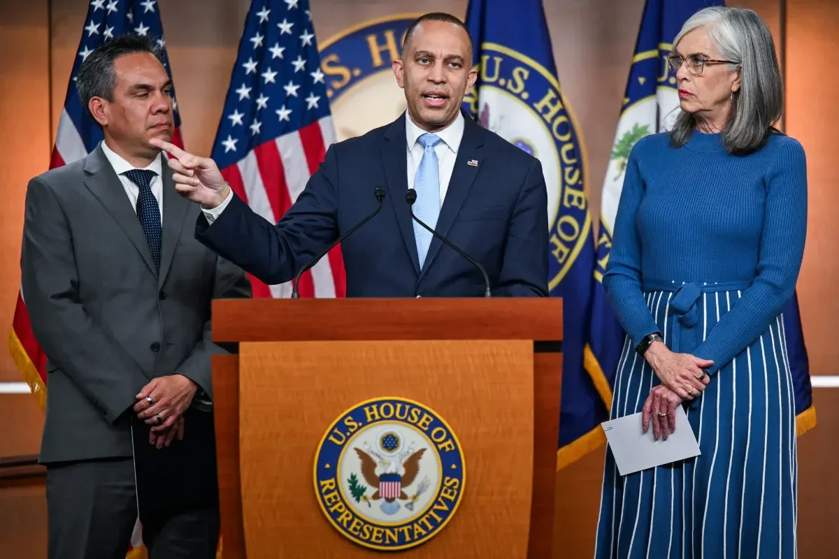 🔥 El representante Eric Swalwell envuelto en escándalo; líderes demócratas aún "callan" sobre su expulsión