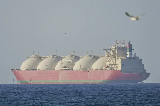 Iran Threatens to Attack US Warships in Strait of Hormuz Following First Return Transit