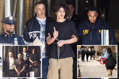 Gracie Mansion Bombing Suspect Flashes ISIS Sign While Leaving Police Station