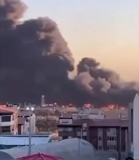 Ataque aéreo contra el aeropuerto Mehrabad en Teherán provoca densas columnas de humo